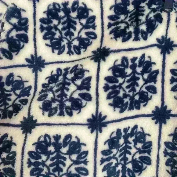 Vineyard vines island Tile printed soft fleece 1/2 zip pullover Girls sz L (14) - Picture 2 of 8